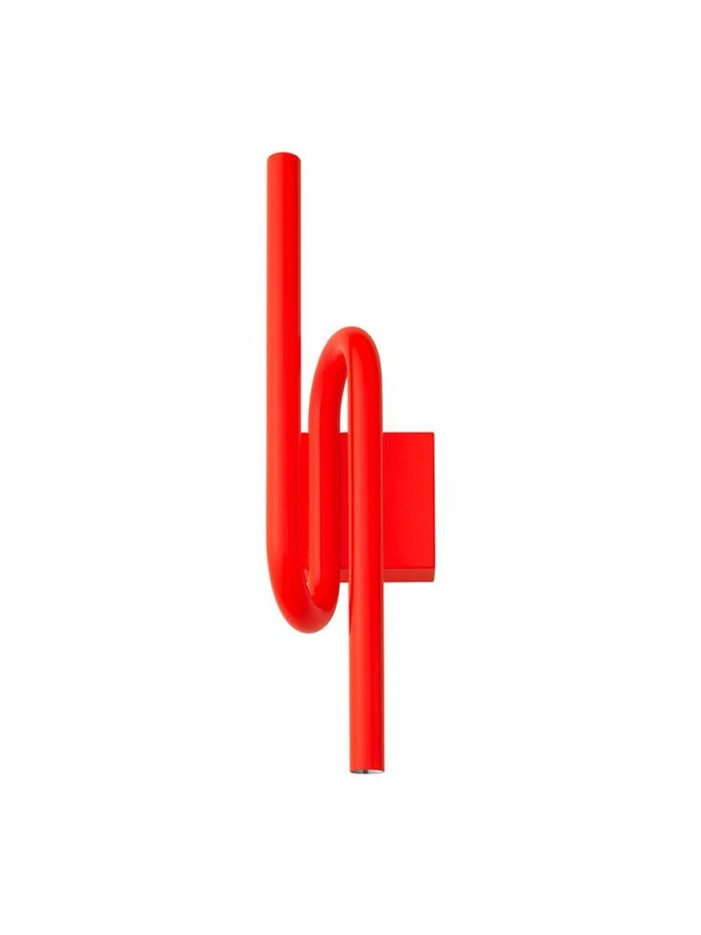 Tobia-wand-rood.jpg